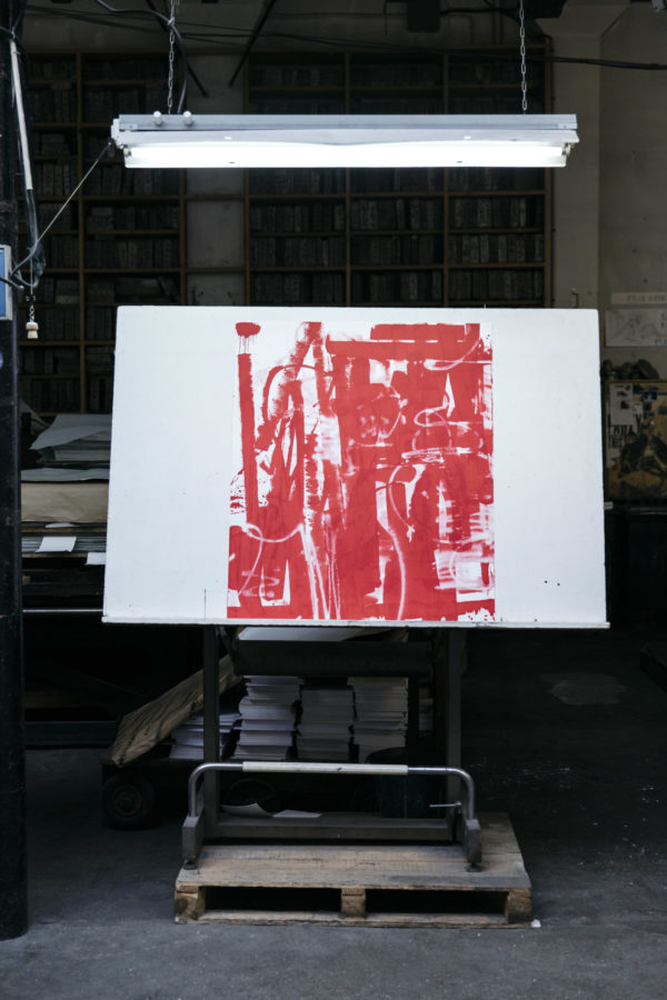 lasting-red-edition-zes-print-them-all-lithograph-presentation-art-printing-house