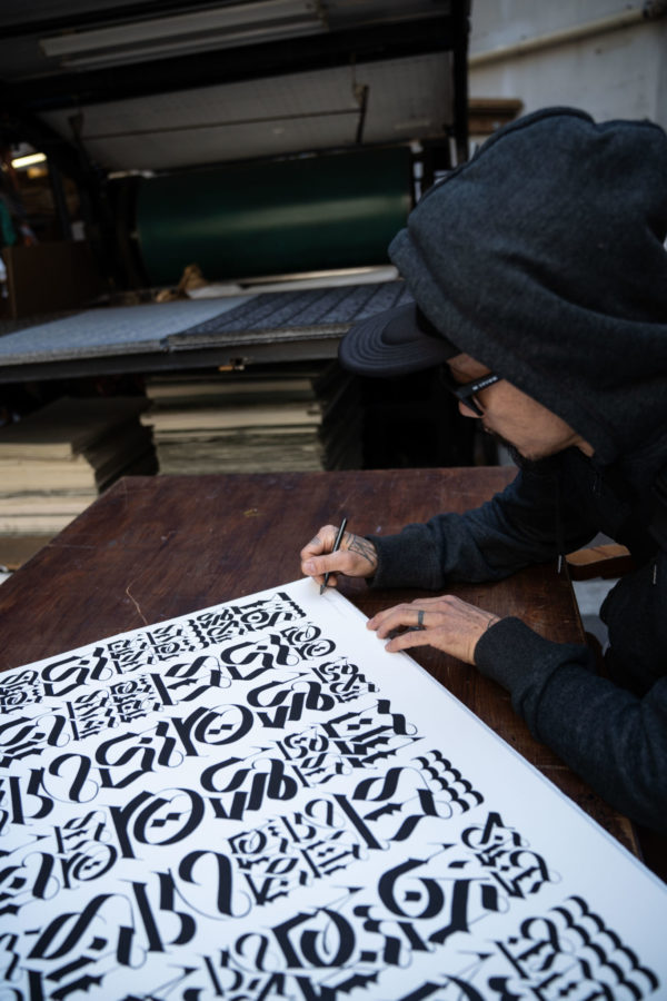 the-divine-letter-white-edition-cryptik-print-them-all-lithograph-calligraffiti-signing-process-artist